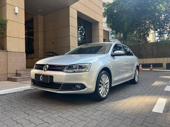 VOLKSWAGEN JETTA 2.0 TSI HIGHLINE 200CV GASOLINA 4P TIPTRONIC